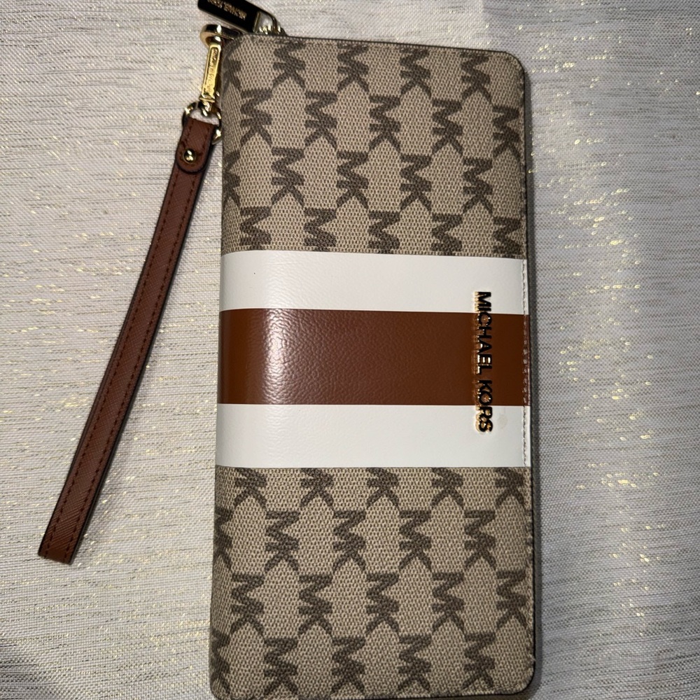 NWOT MICHAEL KORS WALLET - Picture 8 of 12